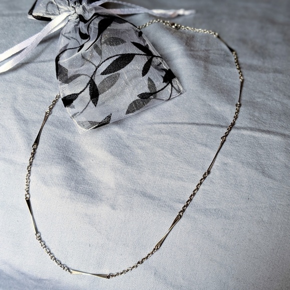 Petite Unique Chain Necklace - Picture 2 of 3